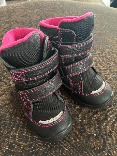 Cizmi vo vynikajucom stave, protetika,24