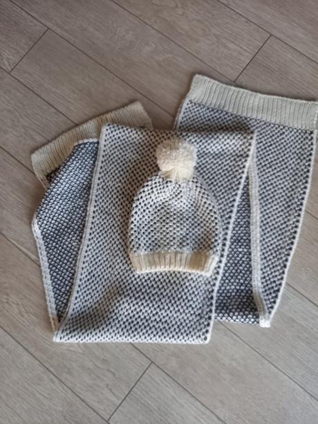 Sal s čiapkou, promod