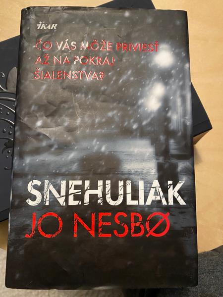 Máte knihu Snehuliak od Jo Nesbo?