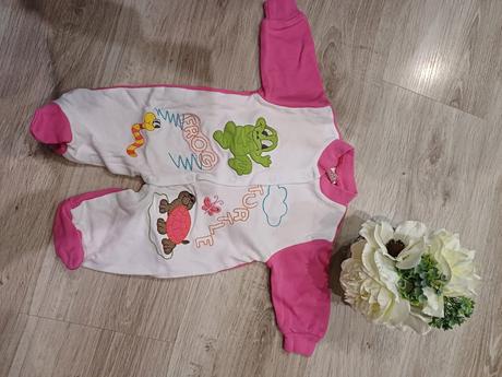 Pyžamkový overal, 62