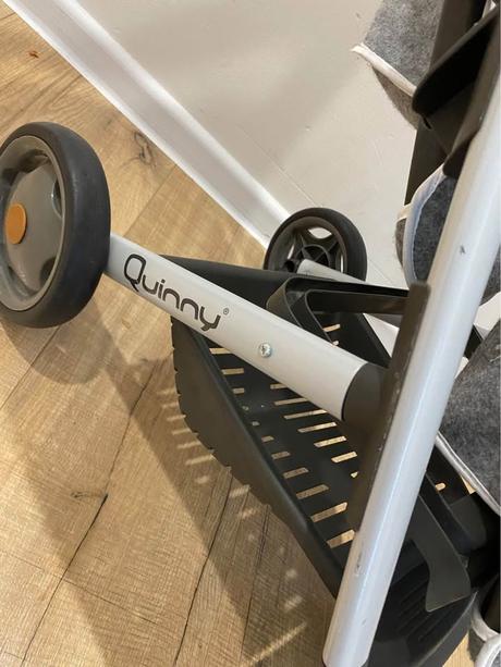 Kočík pre dve babiky  quinny, 