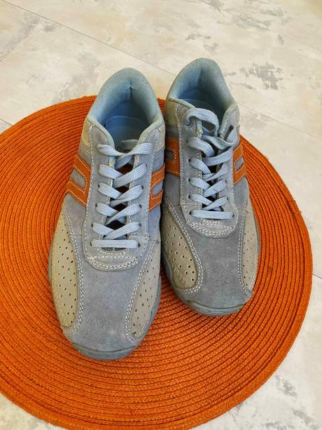 Ľahké semišové botasky, 38