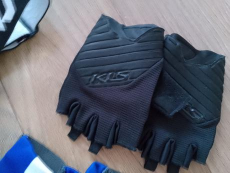Okuliare a rukavice na bicykel, kellys
