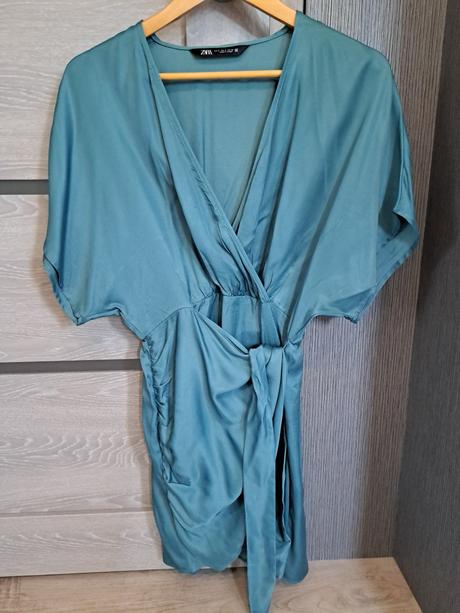 Šaty zo saténu, zara,s