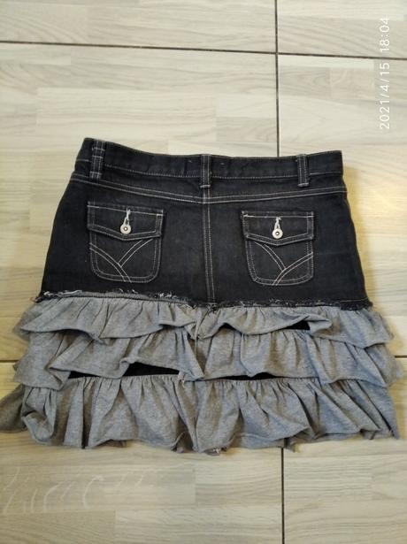 Sukna s volánikmi, m