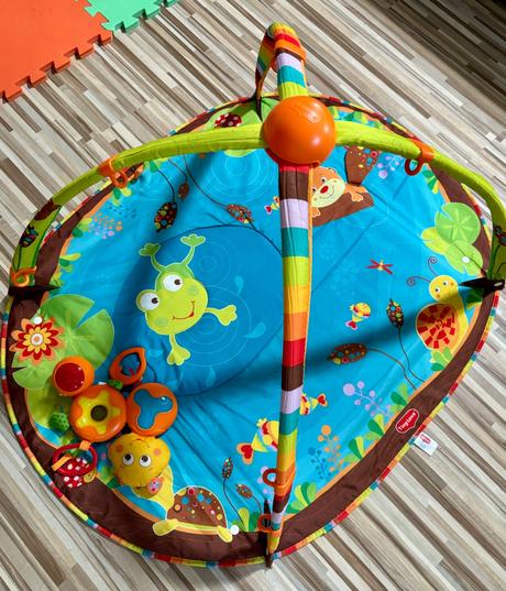 Farebná hracia deka,