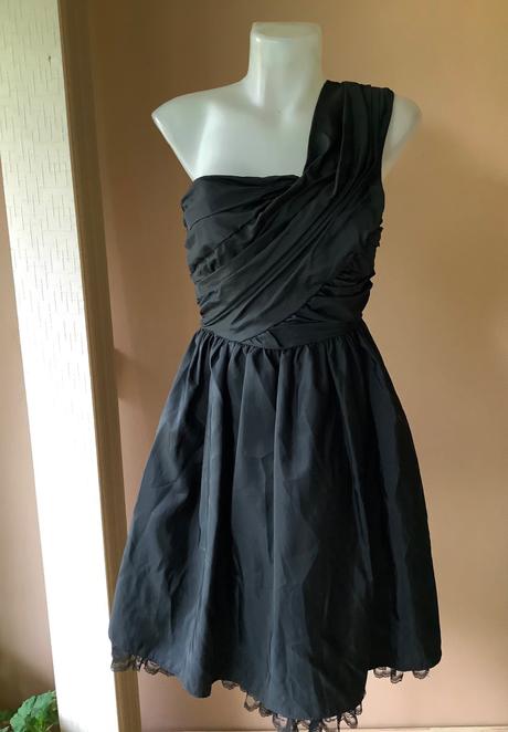 Krasne saty redgering, s