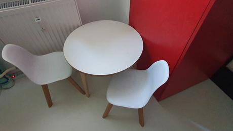 Predam stol a stolicky, 