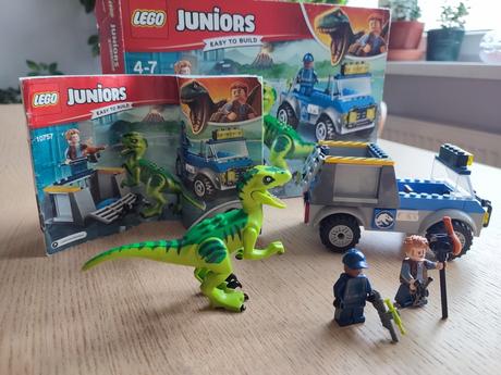 Lego juniors 10757- raptor a záchranárske vozidlo, 