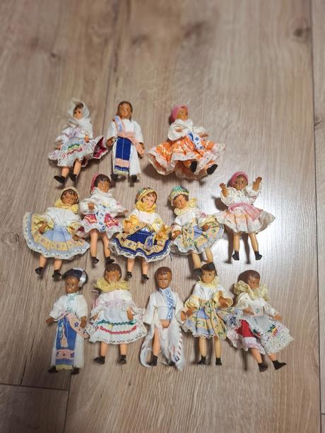 Bábiky v krojoch, 