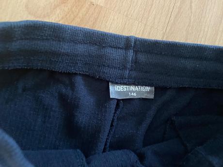 Nosené tepláky, 146