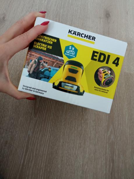 Odstraňovač námrazy zo skla auta,