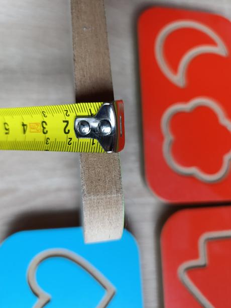 Montessori drevená tabuľka na tvary,