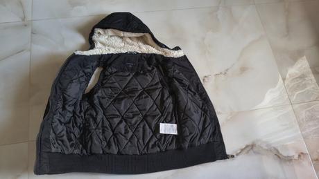Vyteplená vesta v.xs čierna, fishbone,xs