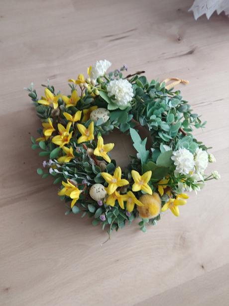 Veniec jarný,nože byť aj na dvere,dá zavesiť, 