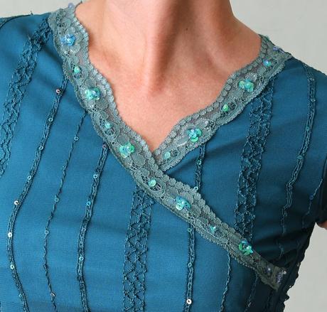 Spoločenský čipkový top s flitrami veľ. s, s