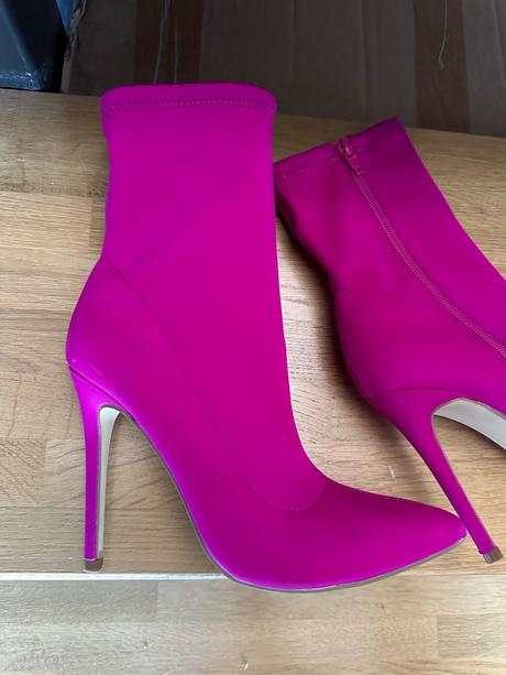 Elasticke cizmicky, 38