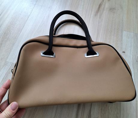 Kabelka lacoste, lacoste