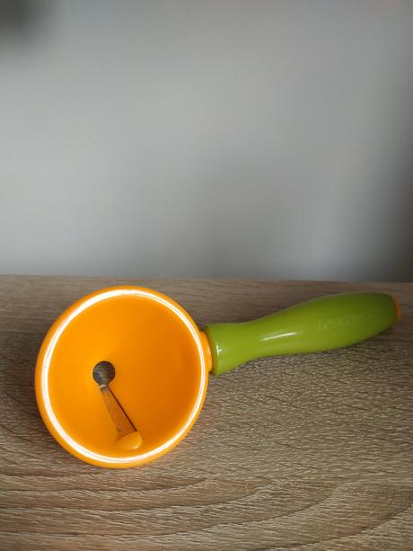 Krajac na ozdobne spiraly z mrkvy tescoma, 