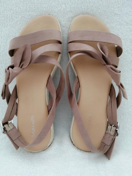 Pekné sandálky, deichmann,36