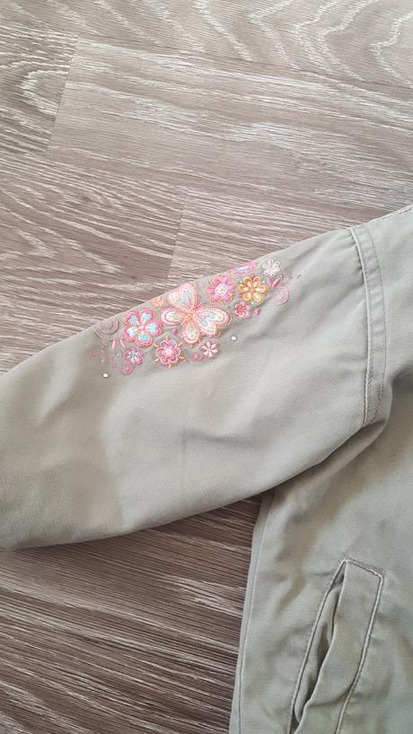 Zimna dievcenska bunda, 86