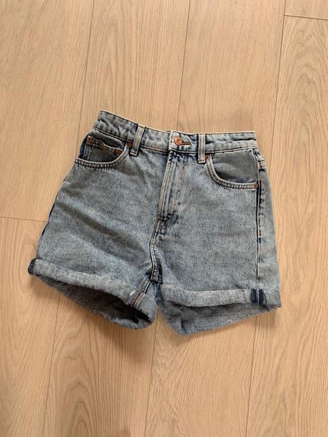 Kraťasy zn. bershka s vysokým pásom, bershka,34