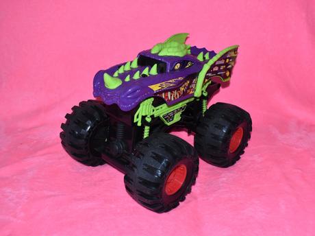 Veľký hot wheels monster truck,
