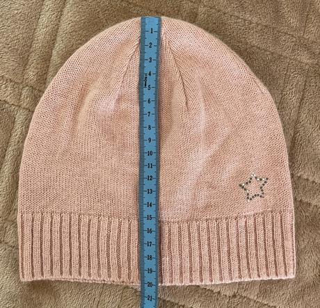 Dievčenská čiapka.,