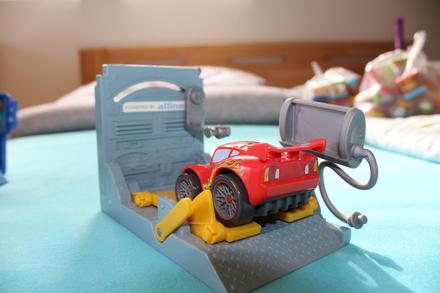 Fisher price imaginext cars 2 lightning mcqueen, 