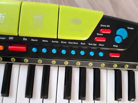 Simba moderné klávesy s nahrávaním,