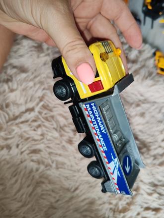 Predam autíčka aj zvukové,