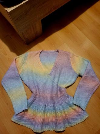 Krásny peplum sveter, 