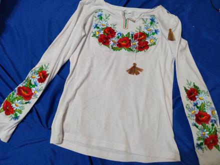 Folklorne tričko s, s