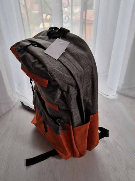 Nepoužívaný školský batoh, 