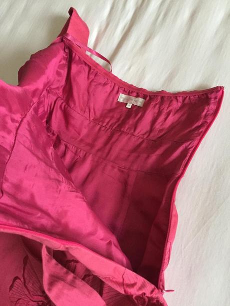 Spolocenské šaty pod kolená, 38