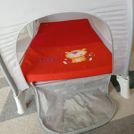 Cestovná postieľka,