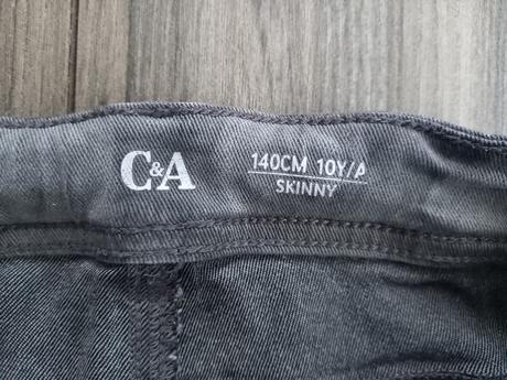 Kvalitné rifle skinny-top stav, c&a,140