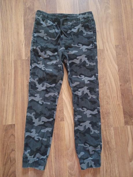 Predám maskacove nohavice, 152