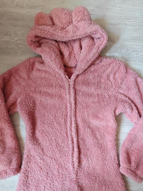 Teplucky plysovy overal s kapucnou s uskami, xs