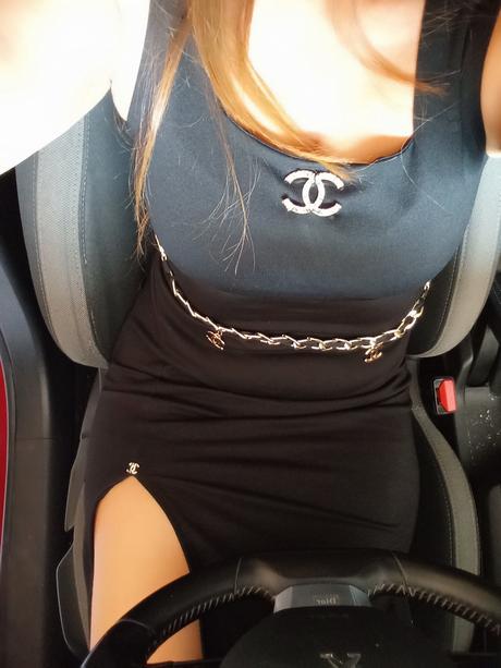 Luxusné šaty s opaskom, m