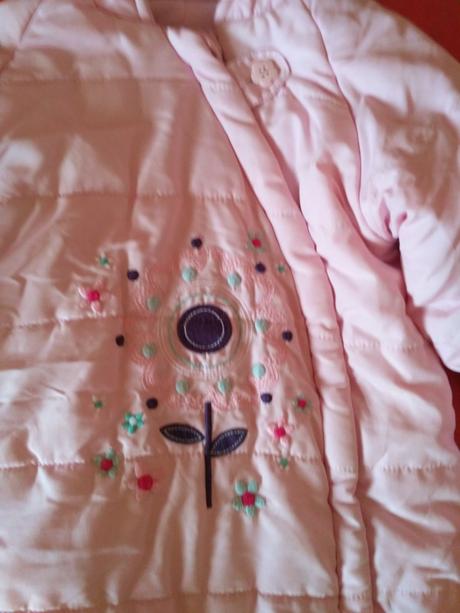 Overal s nozickami, 74