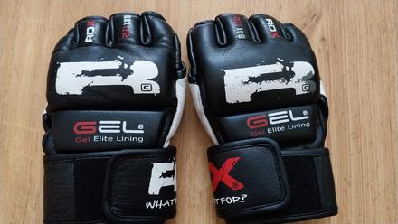 Rukavice na bojové sporty,