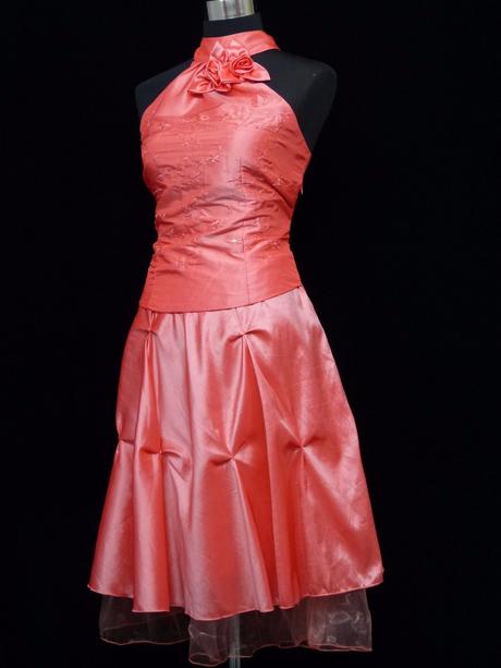 Kratke spolocenske saty, 44