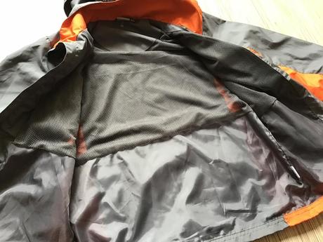 Krasna prechodná vetrovka, alive,128