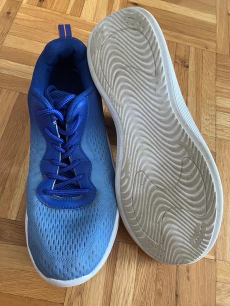 Tenisky na telesnú, 38