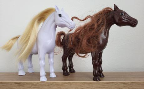 2x kôň s pohybujúcou hlavou, 