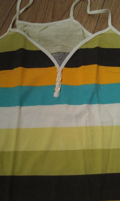 Zaujímavé farebné tielko, m