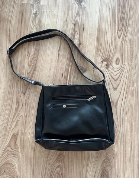 Kabelka enrico benetti, 