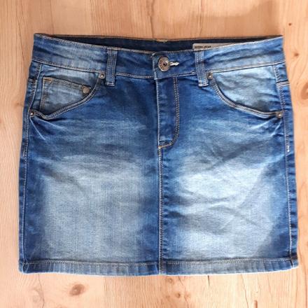 Nenosená rifľová sukňa, 158