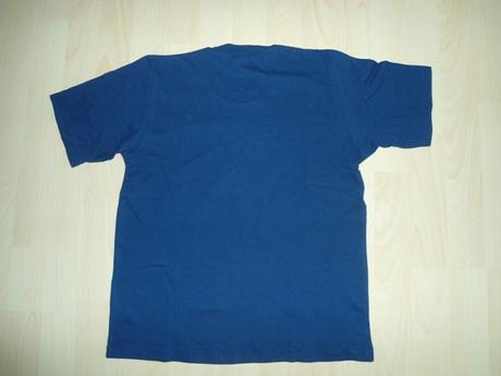 Tmavomodre tricko, 146